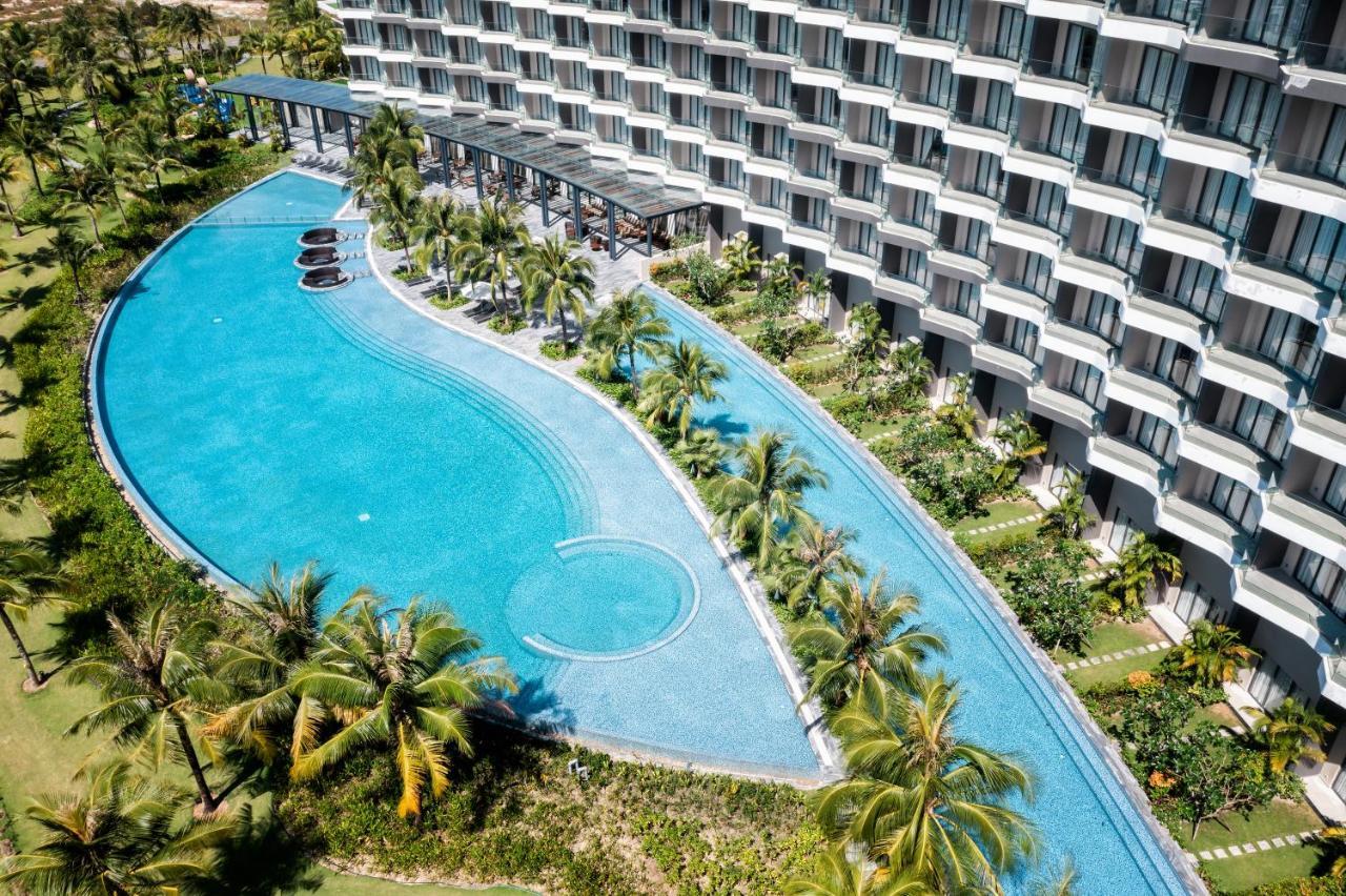 富国岛瑞享别墅及公寓 外观 照片 The pool at the hotel