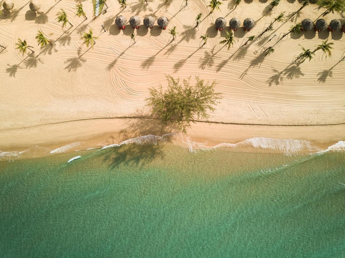 富国岛瑞享别墅及公寓 外观 照片 Aerial view of the beach